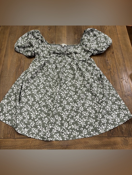 Inspired Hearts Dresses & Skirts - Inspired Hearts Olive Green Floral Puff Sleeve Dress with Bow Accent